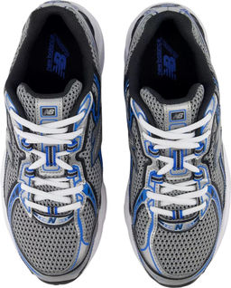 Кроссовки взрослые