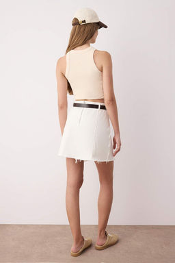 Beyaz Kemerli Dikis Detayl? Denim Etek TWOSS25ET00206 - Trendyolmilla фото 4