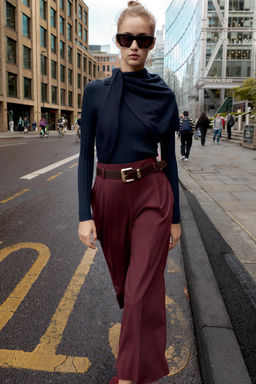 DARTED TROUSERS WITH BELT