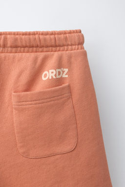 BERMUDA FELPA GARMENT DYE LOGO / Naranja - Zara фото 4