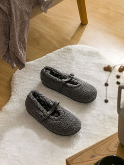 Kad?n Pel?? Ev Terli?i