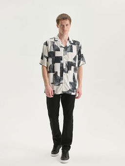 Regular Fit K?sa Kollu Desenli Erkek G?mlek