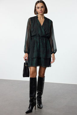 TRENDYOLMILLA Lacivert Desenli Kruvaze Yaka Skater/Belden Ac?lan Mini Astarl? Sifon Dokuma Elbise TWOAW25EL00255