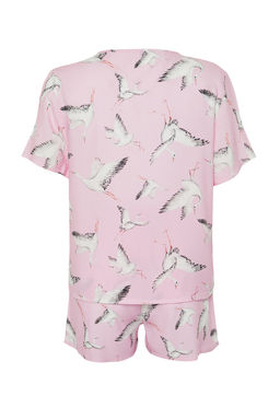 Trendyolmilla Pembe Leylek Desenli Viskon Sortlu Dokuma Pijama Tak?m? THMSS24PT00134