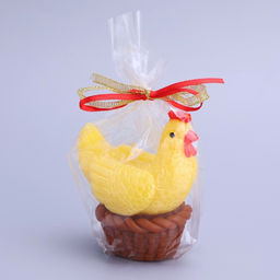 Свеча декоративная Курочка в корзинке