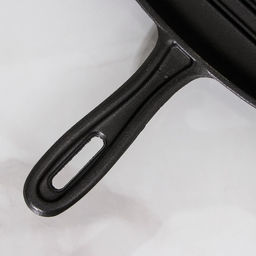 Сковорода-гриль «Гриль глубокий», 28×26×4.5 см, 2 слива, индукция, чугун, чёрная