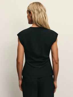 Струящийся топ на запах из фактурной ткани / Zarina фото 5