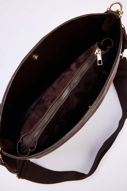 Kahverengi Suet Yavrulu Kad?n Midi Omuz Cantas? TAKAW26OC00076 - Trendyolmilla фото 7