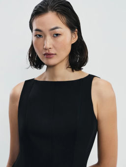 Платье мини приталенного силуэта / Zarina