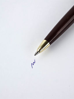 Цена за 10 шт. Ручка пластик, синяя паста "Золотой учитель"