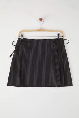 Trendyolmilla Koyu Antrasit Plise ve Kurdele Detayl? Mini Boy Dokuma Etek TEDAW25ET00012