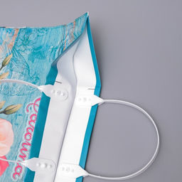 Цена за 10 шт. Пакет Каролина, полиэтиленовый с пластиковой ручкой, 80 мкм, 37?34 см