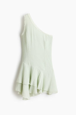Vestido de un hombro con falda de volantes