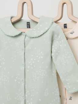 К 6538-2уп/зайчата на полянке,голубика и цветы набор комбинезон (слип) яс