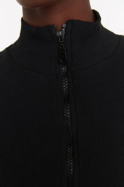 Siyah Fermuarl? Fitted/Vucuda Oturan Dik Yaka Fitilli Esnek Orme Bluz TWOSS22BZ0679 - Trendyolmilla фото 3