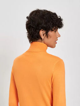 10200320091 Свитер жен. VASSA_22 персиковый - Concept club фото 4