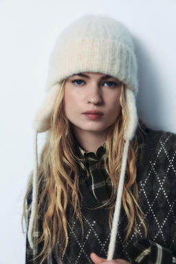 ALPACA BEANIE WITH EARMUFFS