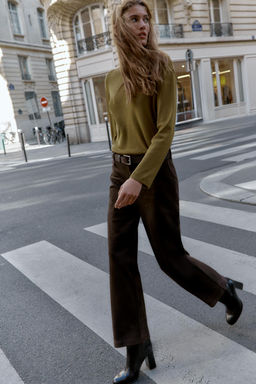 RIBBED LONG SLEEVE T-SHIRT