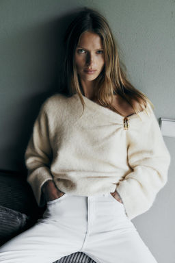 KNIT JUMPER WITH BROOCH - Zara фото 16