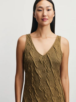 Фактурное платье прилегающего кроя / Zarina  фото 6