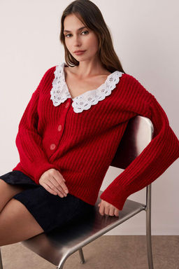 K?rm?z? Gomlek Yaka Garnili Yumusak Dokulu V Yaka Triko H?rka TWOAW26HI00058