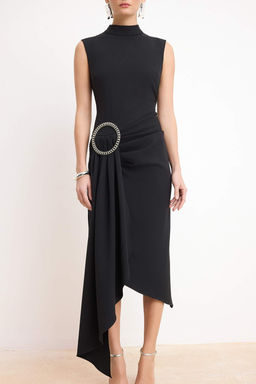 Siyah Aksesuar Detayl? Dokuma Midi Elbise TPRSS26EL00066