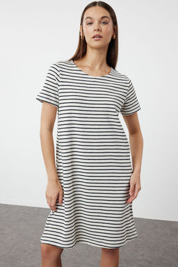 Ekru Mini Triko Cizgili Elbise TWOSS24EL01041 - Trendyolmilla фото 2