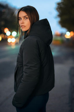 WATER-REPELLENT AND WINDPROOF HOODED JACKET