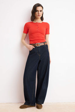 K?rm?z? Fitted/Vucuda Oturan C?tc?tl? K?sa Kollu Fitilli Esnek Orme Bluz TWOSS26BZ00334