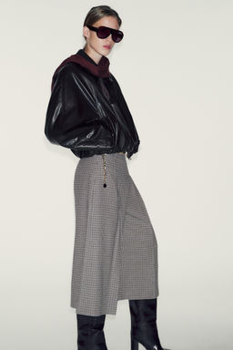 LONG HOUNDSTOOTH BERMUDA SHORTS WITH CHAIN BELT - Zara фото 7