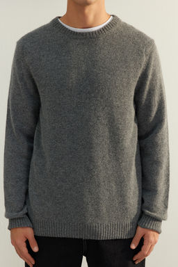 Koyu Gri Regular Fit Yunlu Bisiklet Yaka Basic Triko Kazak TMNAW24KZ00058