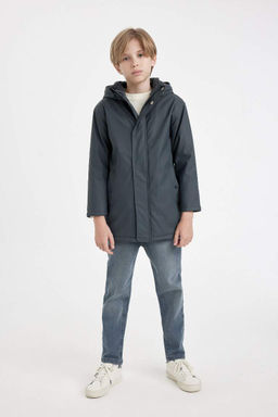 Водоотталкивающий плащ с плюшевой подкладкой и капюшоном для мальчиков - Defacto фото 2