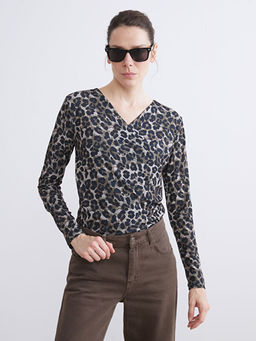 B?y?k Beden Kruvaze Yaka Leopar Desenli Bluz