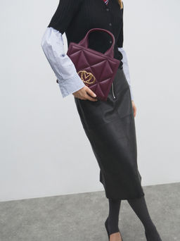 Женский тоут LOVE MOSCHINO EMBOSSED Q Артикул 4561100, фиолетово-бордовый  фото 2