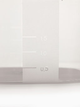 Цена за 2 шт. Контейнер для продуктов с мерной шкалой SparkPlast BioFresh, 2.65 л, прозрачный, пластик, крышка МИКС