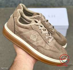 Женские замшевые кроссовки