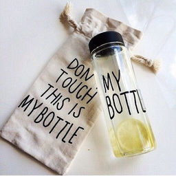 Бутылка из органического стекла в мешке с тесьмой, 500 мл Бутылка из органического стекла в мешке с тесьмой, 500 мл