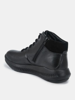 Кроссовки женские SHARM