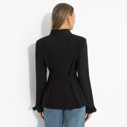 Жакет приталенного силуэта, Против правил