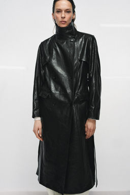 TRENCH PIEL100% HOMBRERAS ZW COLLECTION LIMITED EDITION / Negro - Zara фото 6