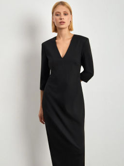 Платье-футляр с V-образным вырезом - Emka фото 2