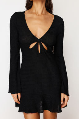 TRENDYOLMILLA Siyah Vucuda Oturan Mini Orme F?rf?rl? Plaj Elbisesi TBESS24EL00003 фото 2