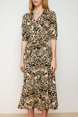 TRENDYOLMILLA Lacivert Cicek Desenli Kusakl? Midi Dokuma Viskon Gomlek Elbise TWOSS20EL1559 фото 21