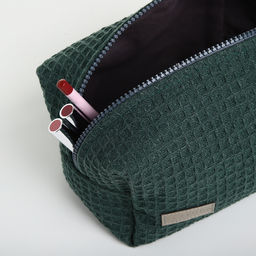 Косметичка женская на молнии TEXTURA, объёмная, средняя, мягкая, вафельная текстура, зелёная  фото 2