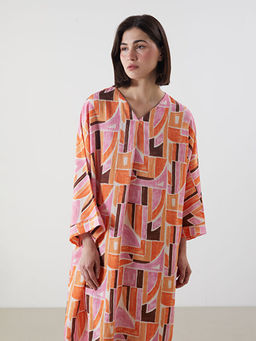 V Yaka Desenli Oversize Elbise