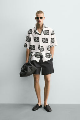 CAMISA RELAXED FIT ESTAMPADO CONTRASTE / Blanco
