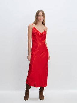 D?k?ml? Yaka Ask?l? Saten Elbise