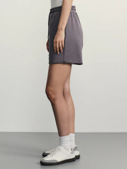 Трикотажные шорты с эластичным поясом / Zarina  фото 4