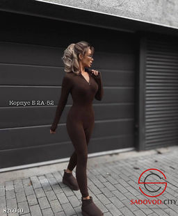 Спортивный комбинезон женский