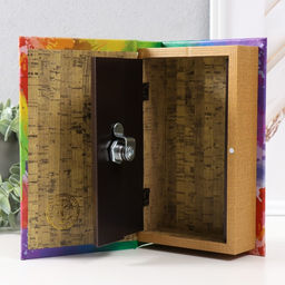 Шкатулка книга - сейф Портрет девушки. Пятна краски, дерево, искусственная кожа, тиснение, 21?13?5 см